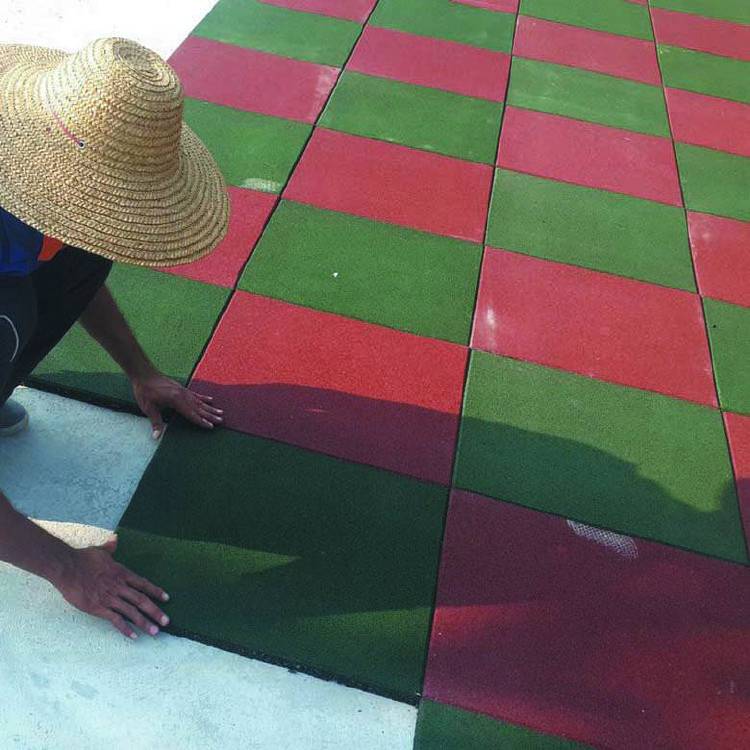 海尼供應(yīng)跑步運動場2.5cm厚橡膠地墊鋪設(shè) 小區(qū)防滑地板鋪裝